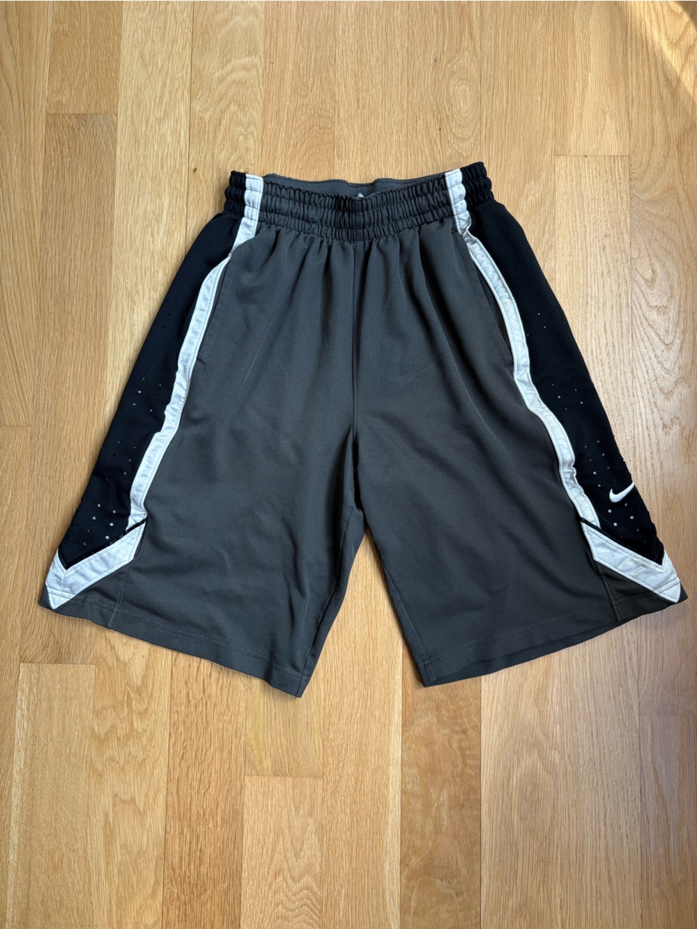 NIKE Athletic Grey Shorts Size Small